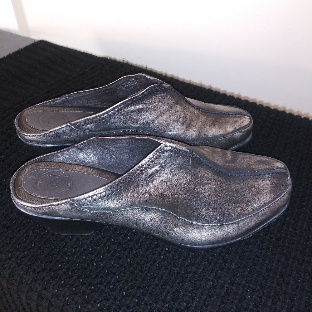 Women Nurture shoes